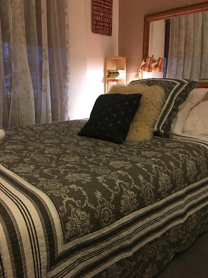 Wynberg House Bed & Breakfast Свонсі Екстер'єр фото