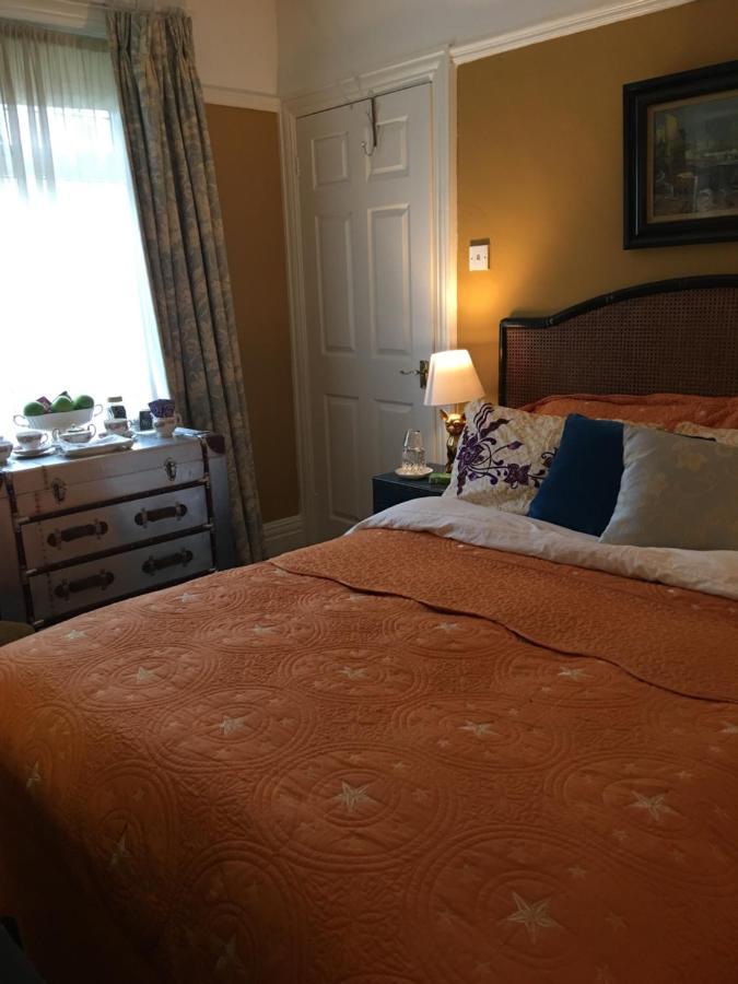 Wynberg House Bed & Breakfast Свонсі Екстер'єр фото