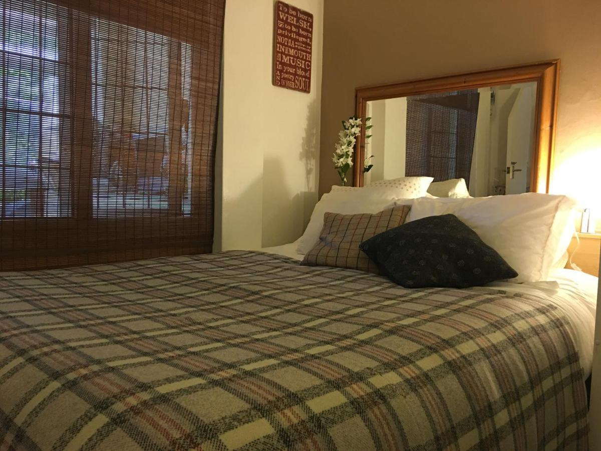 Wynberg House Bed & Breakfast Свонсі Екстер'єр фото
