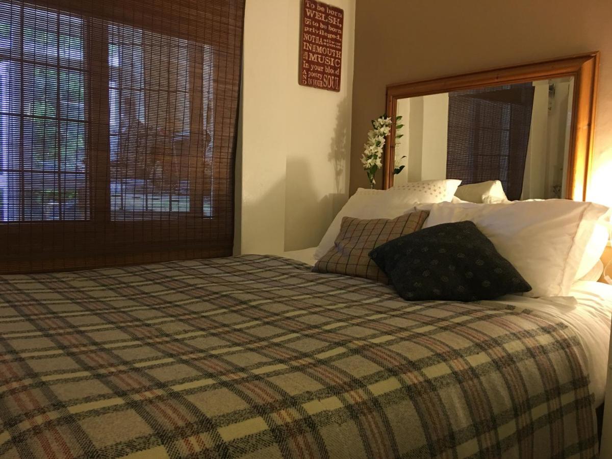 Wynberg House Bed & Breakfast Свонсі Екстер'єр фото