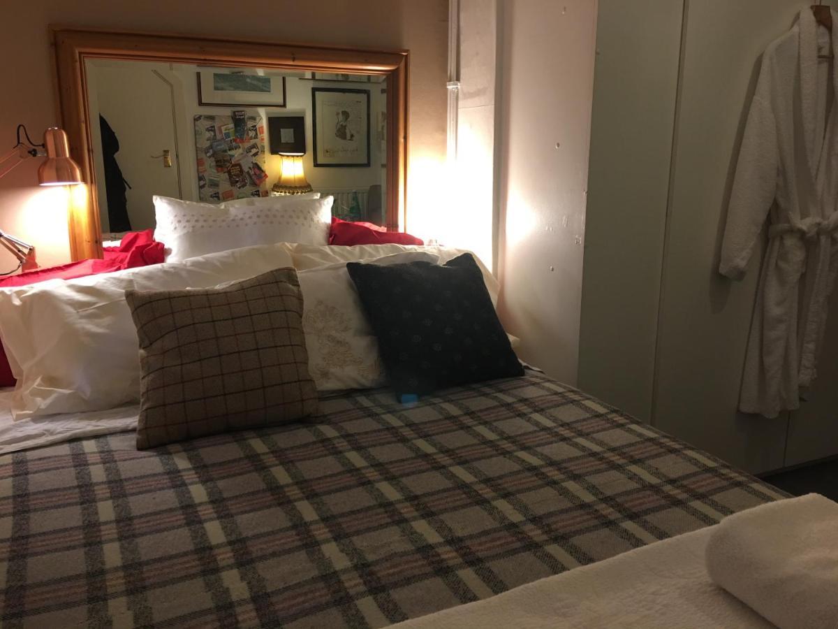 Wynberg House Bed & Breakfast Свонсі Екстер'єр фото